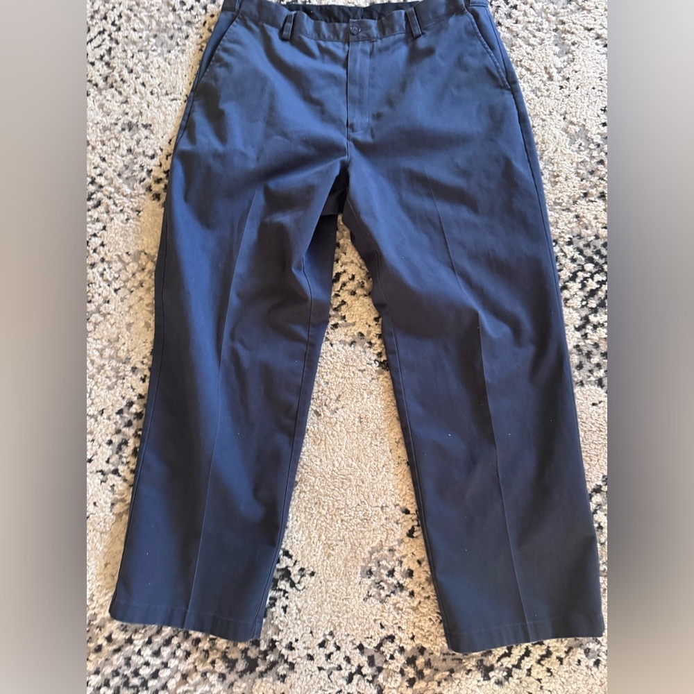 LL Bean Men's Wrinkle-Free  Chinos, Natural Fit, Plain Front-Navy 37/29